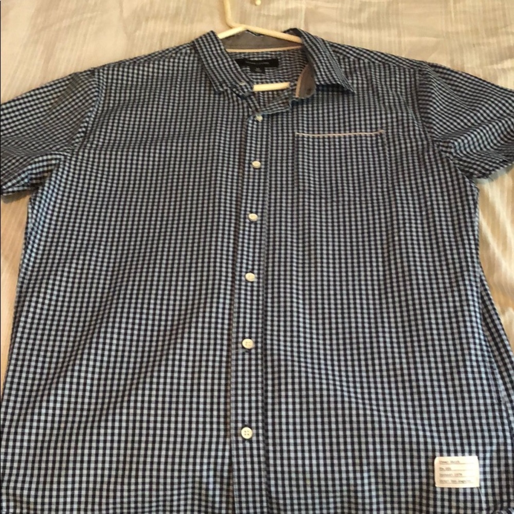Short sleeve button up